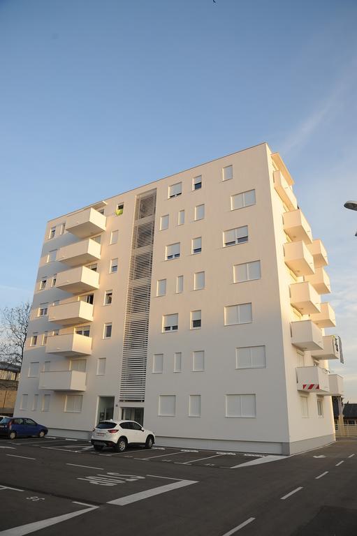 Apartament Amaros *